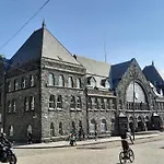 Center Terrace In Quiet Backyard - Stylish Dom wakacyjny Bergen